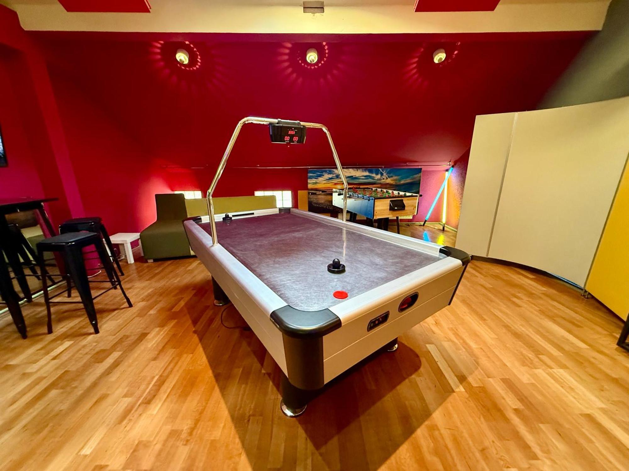 Bookeinfach Bad Ems - Private - Sauna Jacuzzi Whirlpool Swimmingpool Alahna Sup Beachvolleyball Billiards Ping Pong Cinema Theater Music Disco Ball Bbq Und Parkplaetze Exterior foto